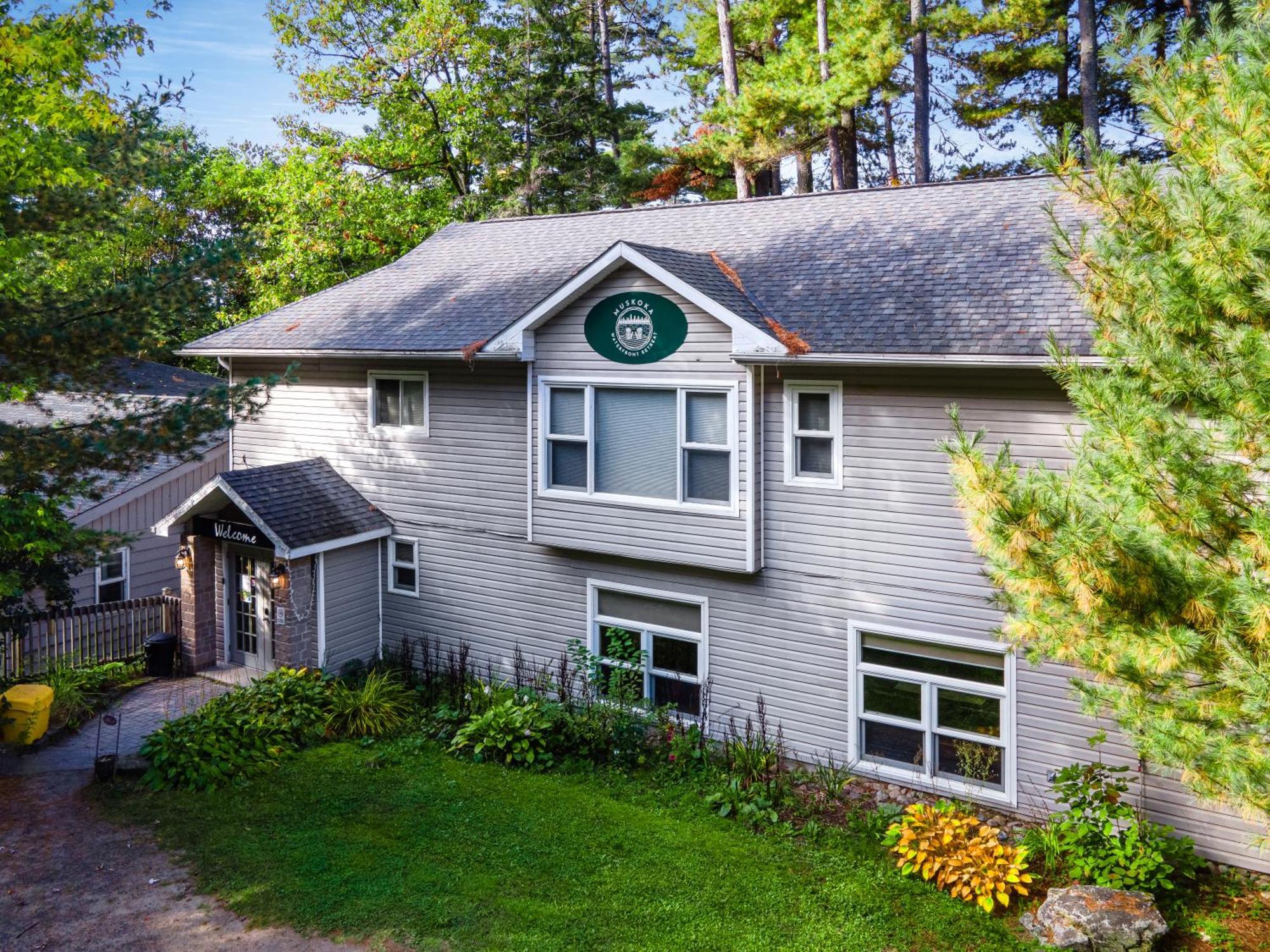 Вилла Muskoka Waterfront Retreat Dwight Экстерьер фото