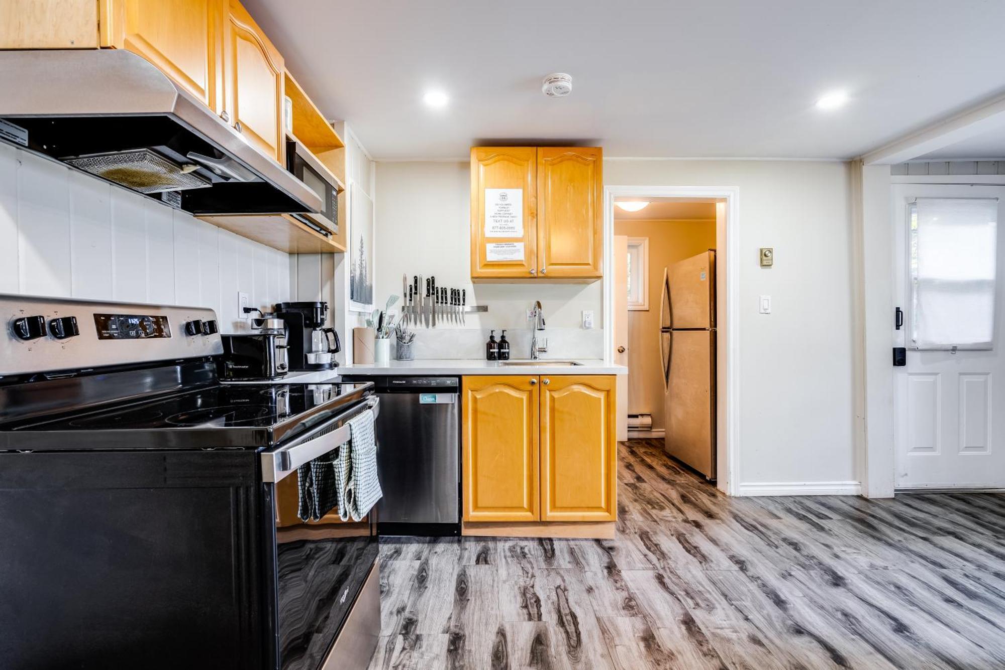 Вилла Muskoka Waterfront Retreat Dwight Экстерьер фото