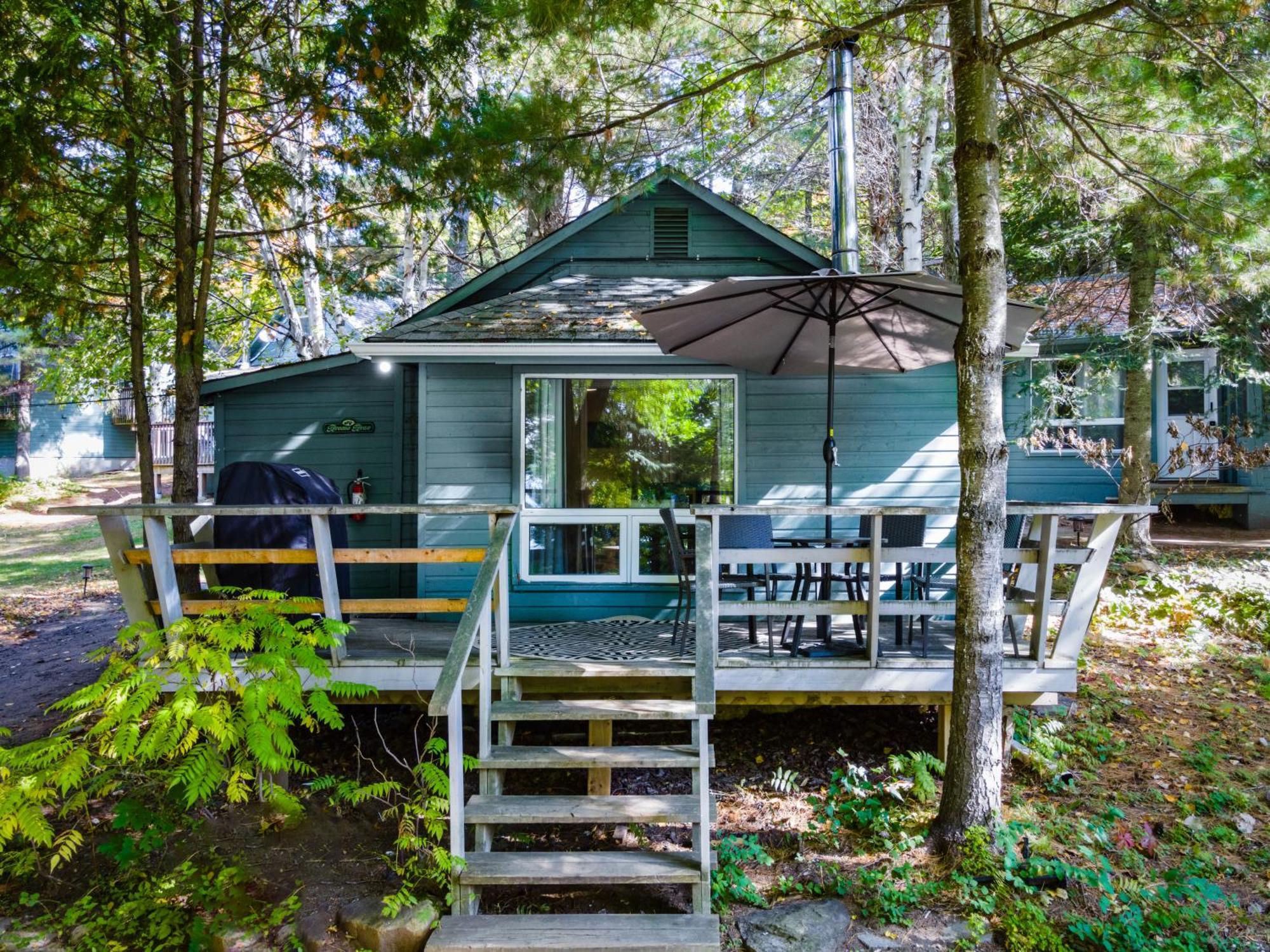 Вилла Muskoka Waterfront Retreat Dwight Экстерьер фото