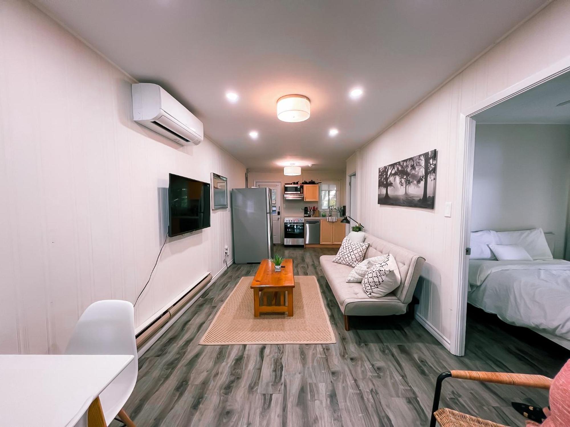 Вилла Muskoka Waterfront Retreat Dwight Экстерьер фото