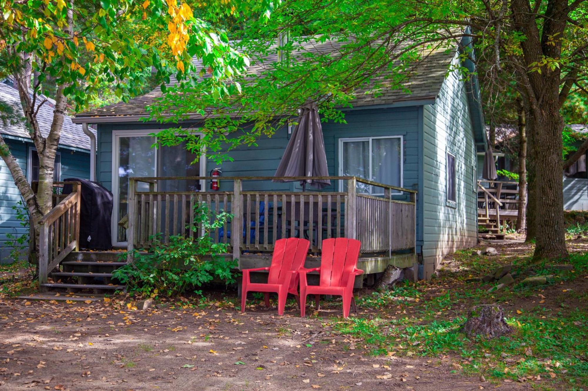 Вилла Muskoka Waterfront Retreat Dwight Экстерьер фото