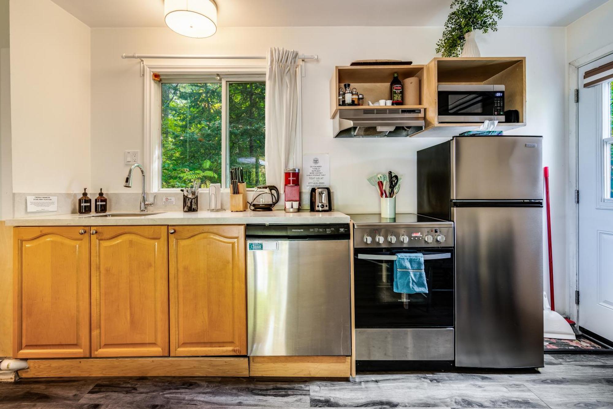 Вилла Muskoka Waterfront Retreat Dwight Экстерьер фото