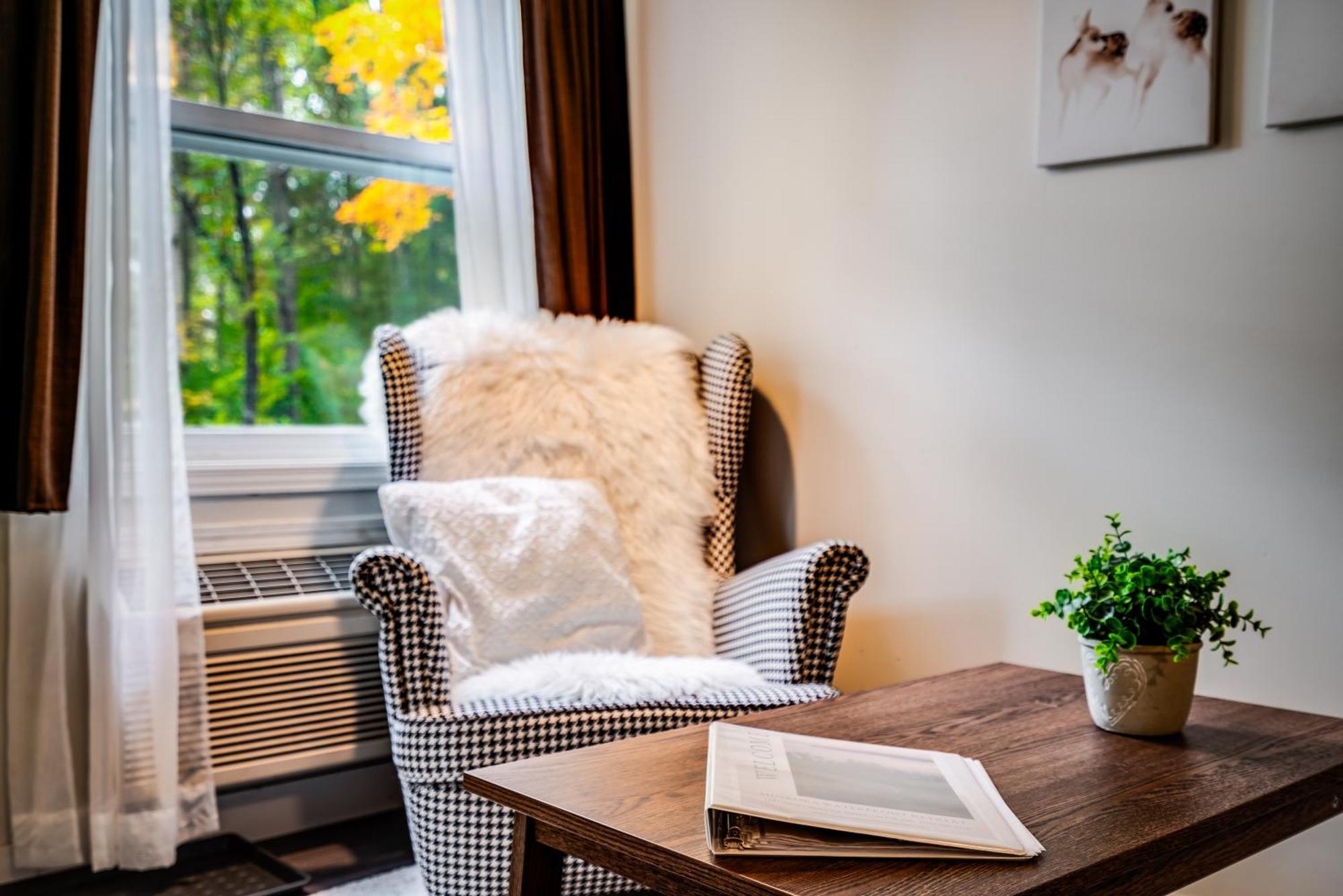Вилла Muskoka Waterfront Retreat Dwight Экстерьер фото