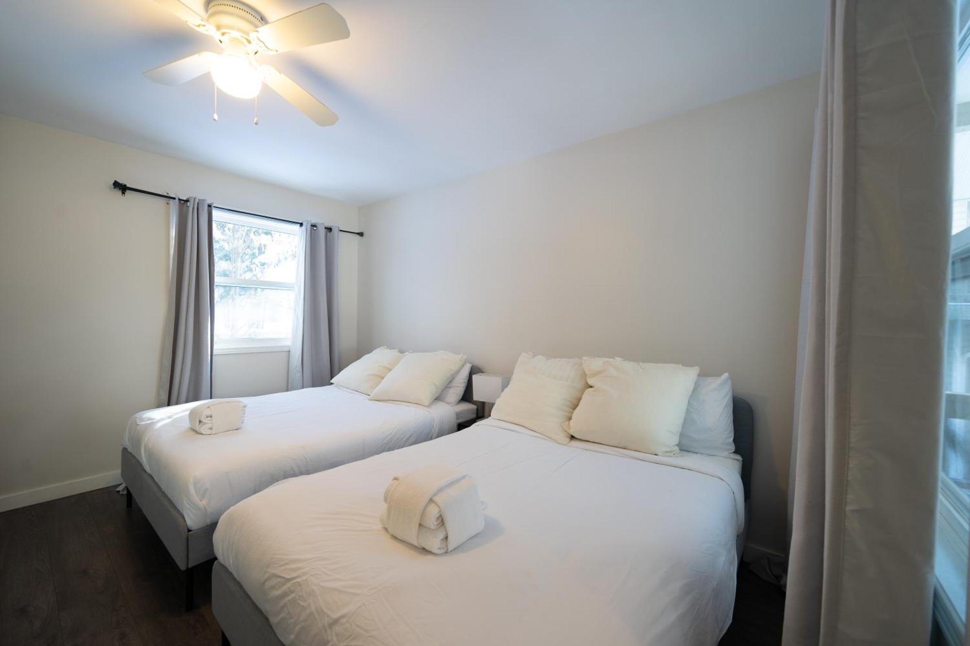 Вилла Muskoka Waterfront Retreat Dwight Экстерьер фото