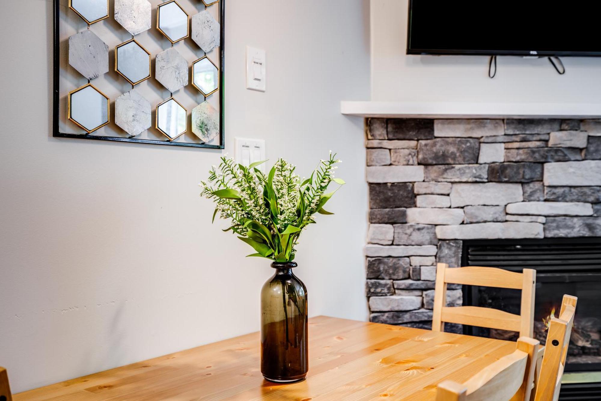 Вилла Muskoka Waterfront Retreat Dwight Экстерьер фото