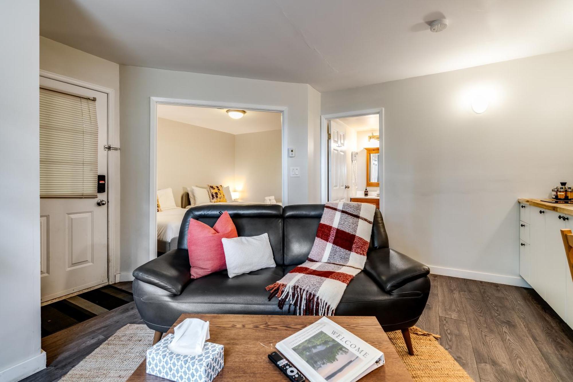 Вилла Muskoka Waterfront Retreat Dwight Экстерьер фото