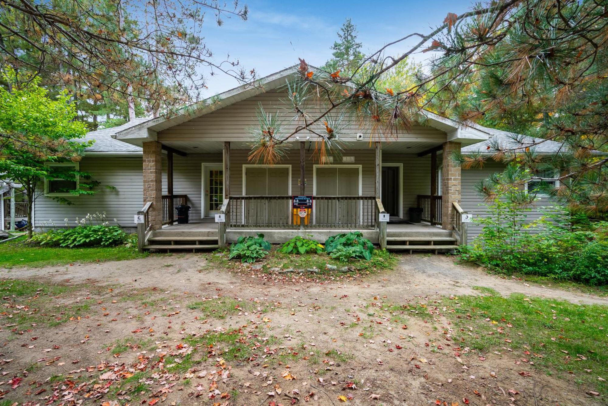 Вилла Muskoka Waterfront Retreat Dwight Экстерьер фото