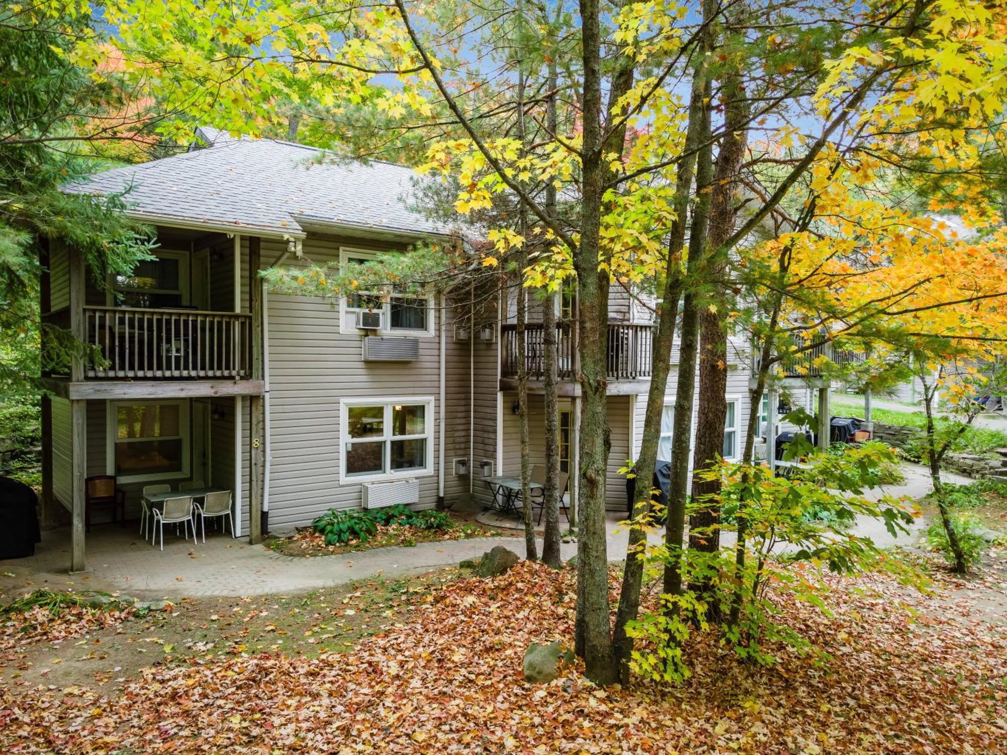 Вилла Muskoka Waterfront Retreat Dwight Экстерьер фото