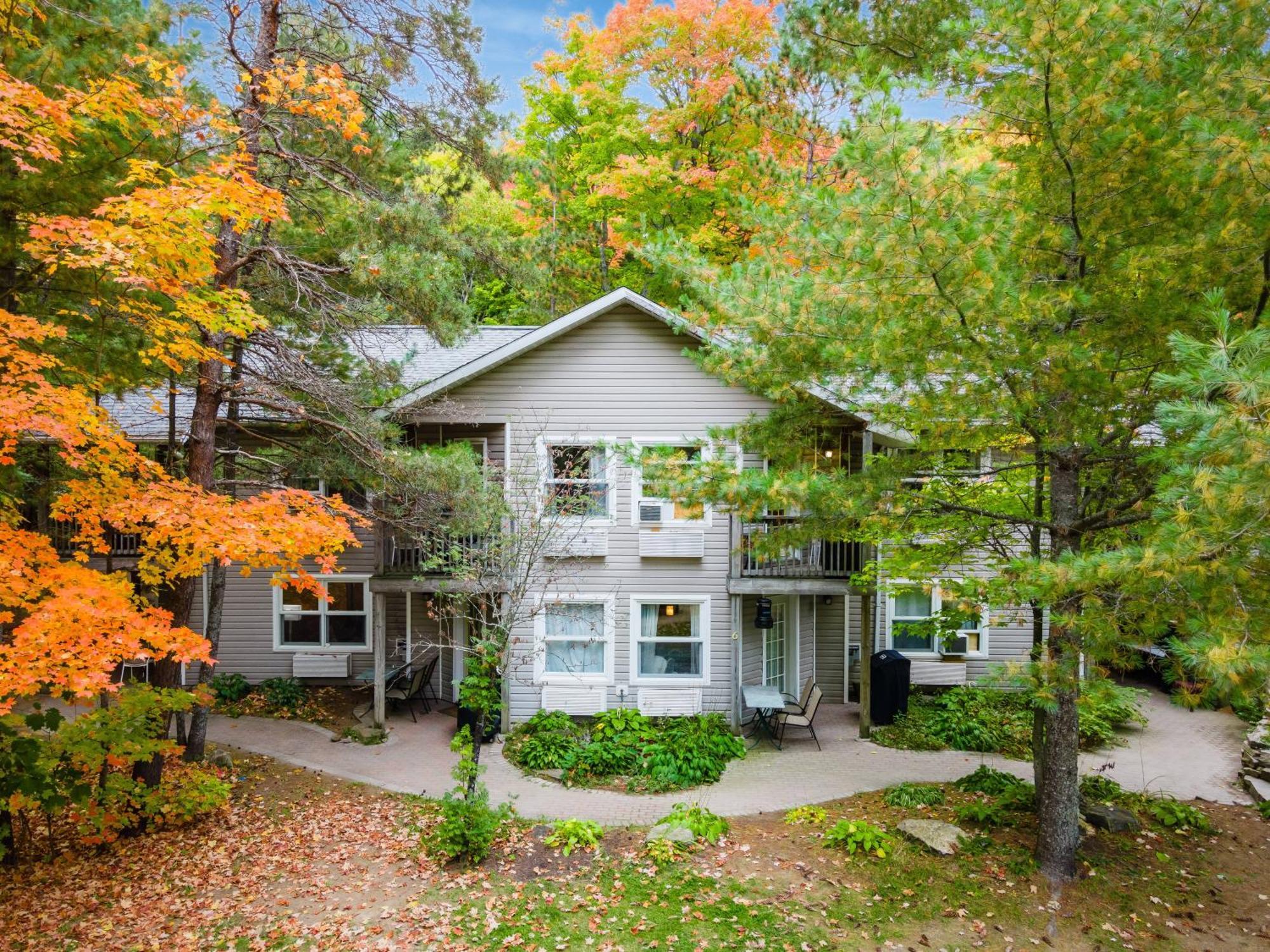 Вилла Muskoka Waterfront Retreat Dwight Экстерьер фото